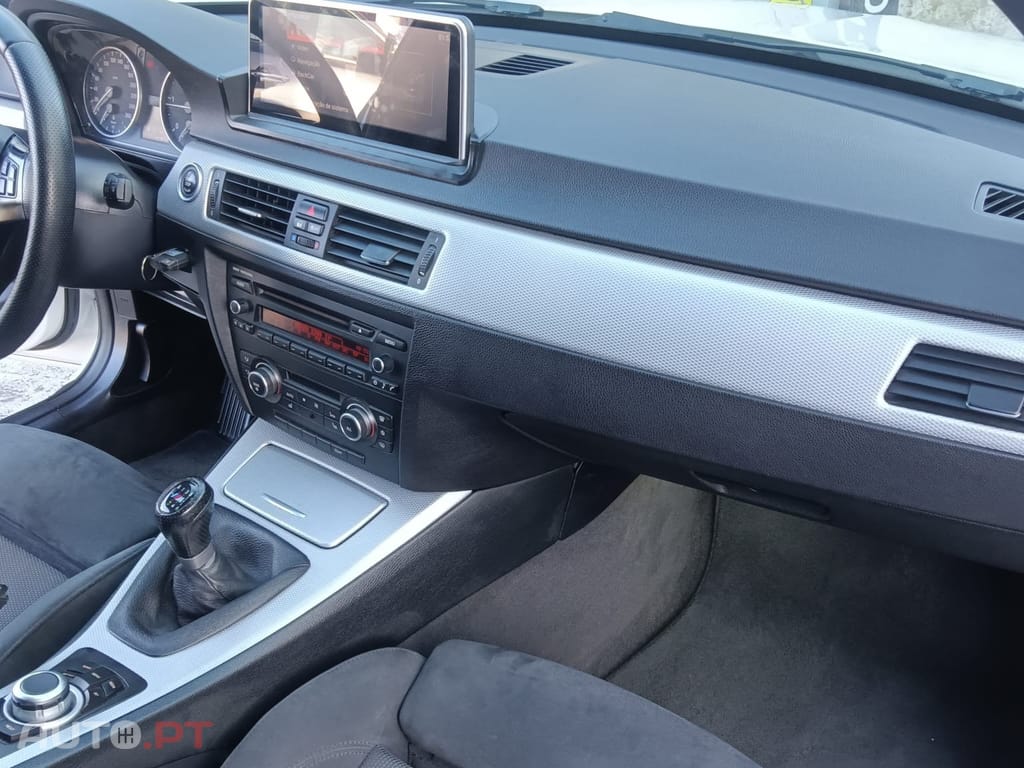 BMW 318 d Touring Navigation Sport