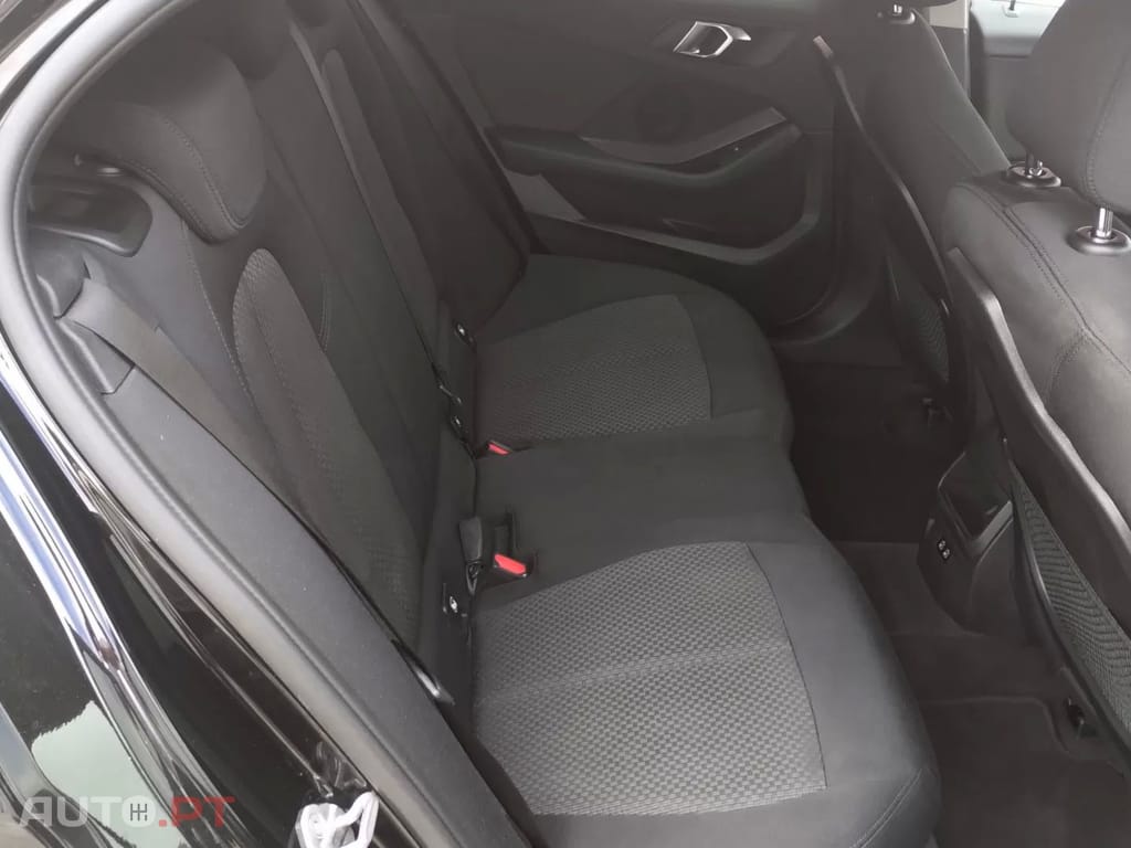 BMW 116 d Advantage — fotografia 17