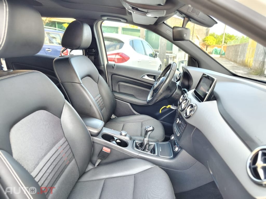 Mercedes-Benz B 180 D Avangard