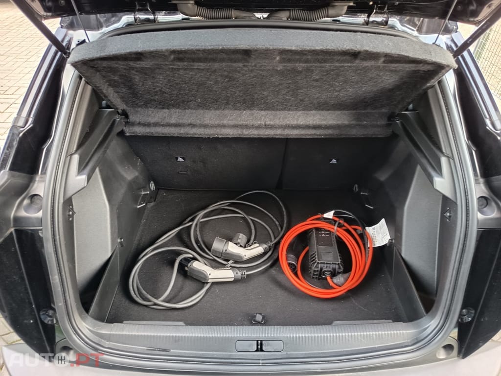 Peugeot E-2008 50 kWh GT