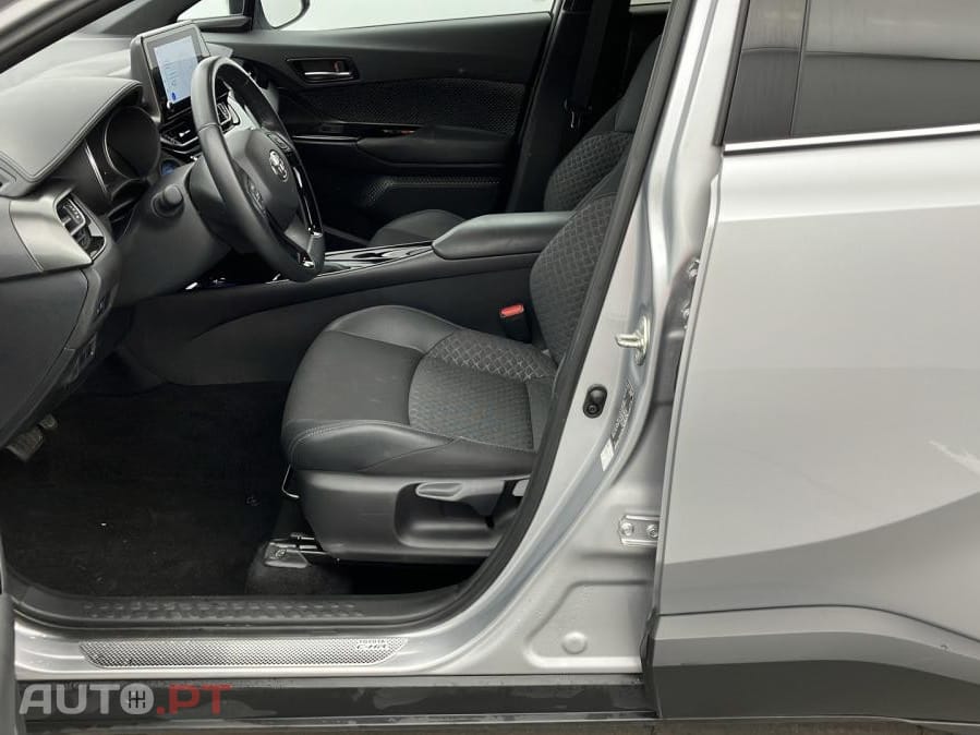 Toyota C-HR 1.8 Hybrid Square Collection