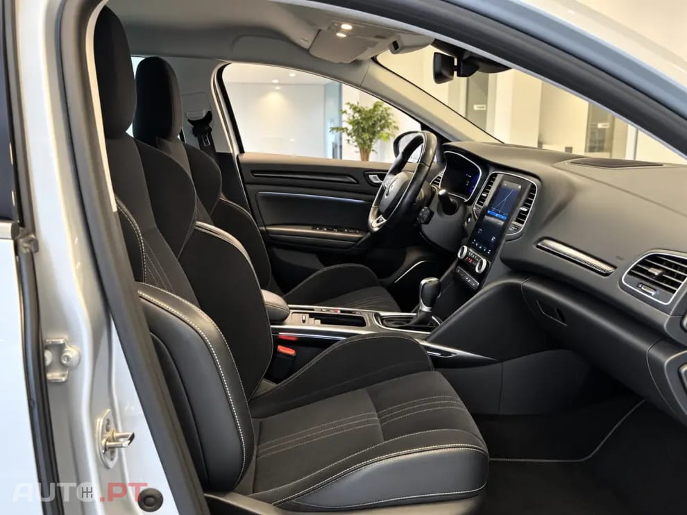 Renault Mégane Sport Tourer 1.6 E-Tech Plug-In Hybrid R.S. Line