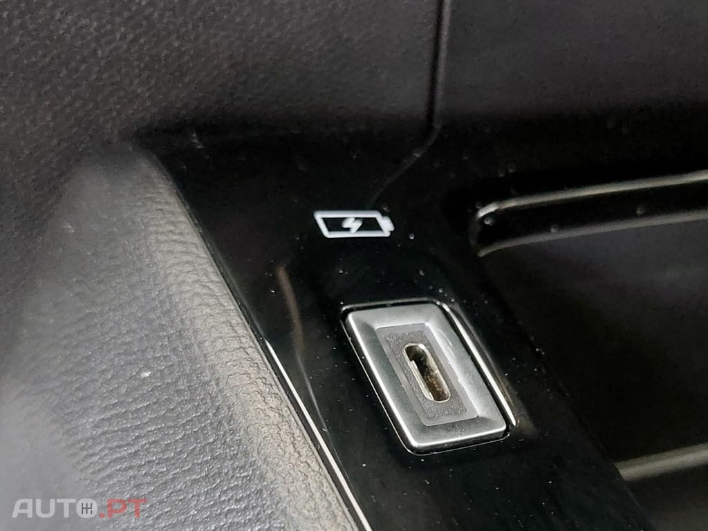 Peugeot E-208 50 kWh Active