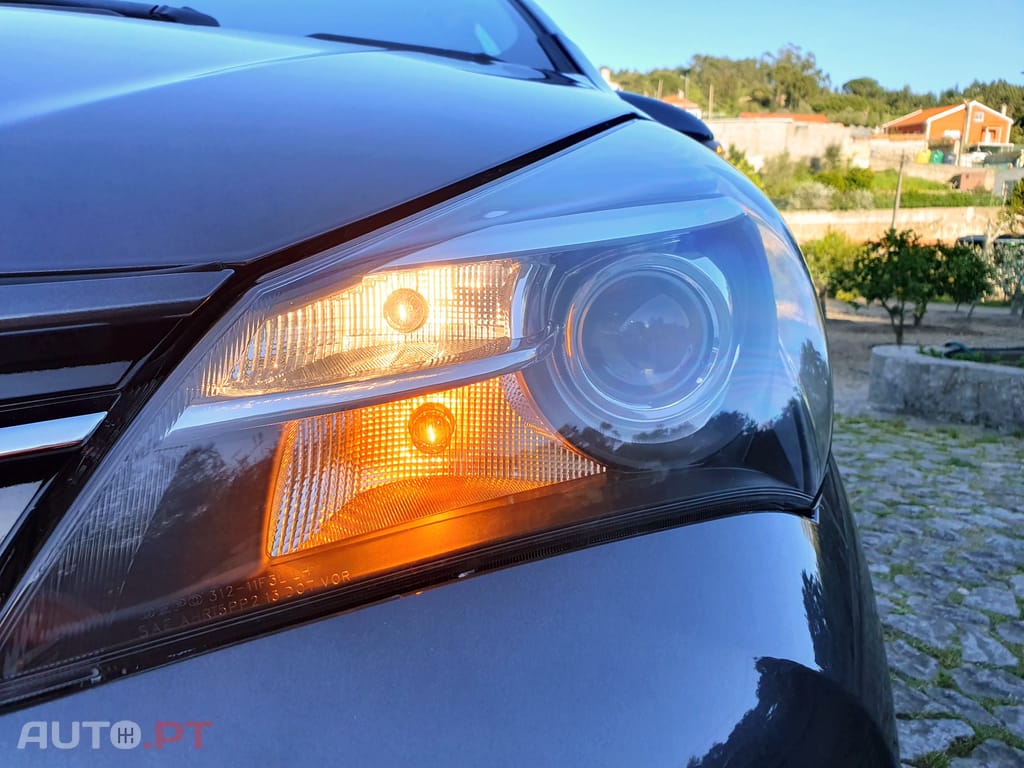 Toyota Yaris 1.0 VVT-i Comfort+Pack Style+Pack Techno+Navi