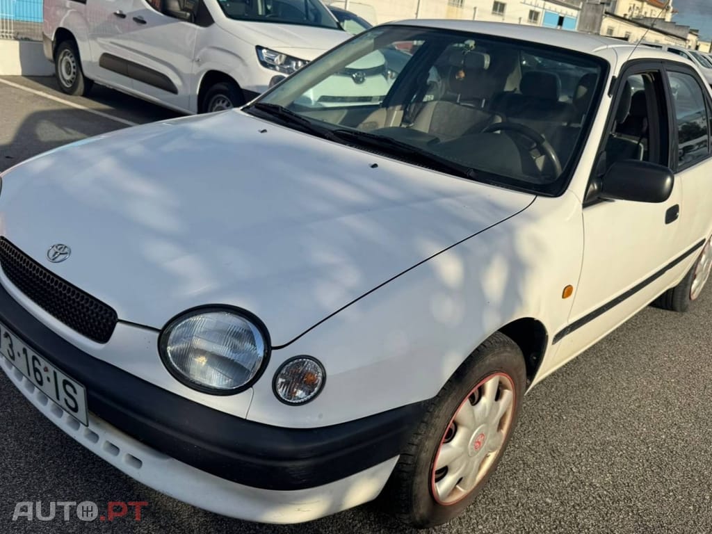 Toyota Corolla Sedan 1.3 Terra AC
