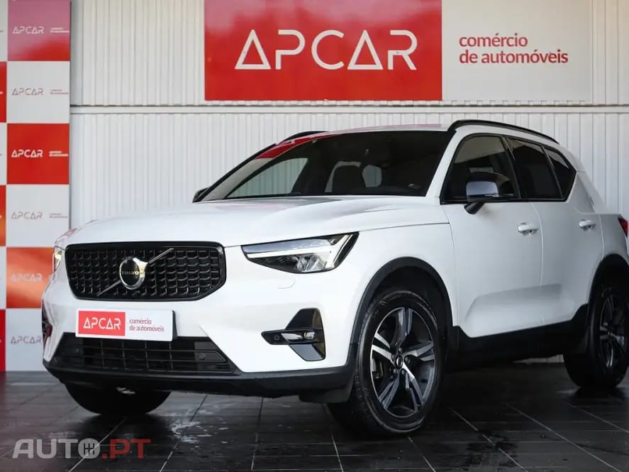 Volvo XC40 1.5 T2 Plus Dark Auto