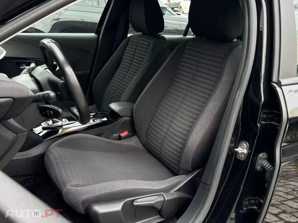 Peugeot E-208 50 kWh Active Pack