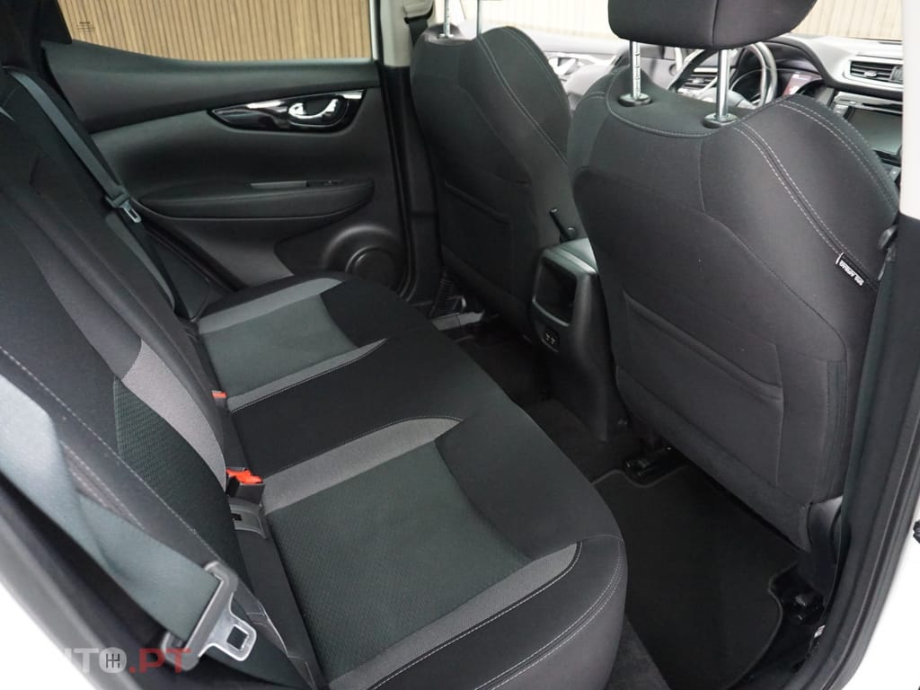 Nissan Qashqai 1.5 dCi N-Connecta J18
