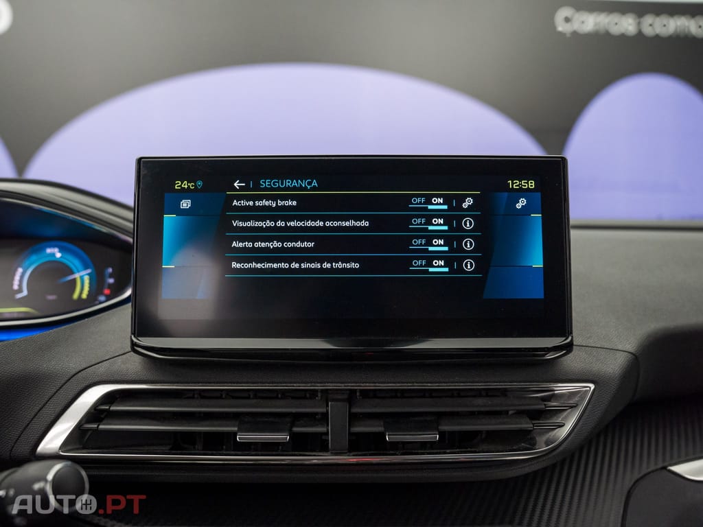 Peugeot 3008 1.6 Hybrid Allure e-EAT8