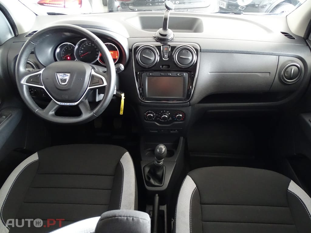 Dacia Lodgy 1.5 Blue dCi Stepway 7L