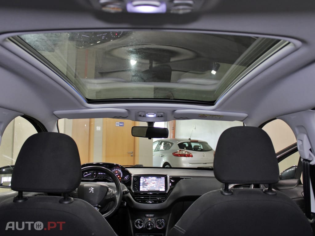 Peugeot 2008 1.2 PureTech Style EAT6