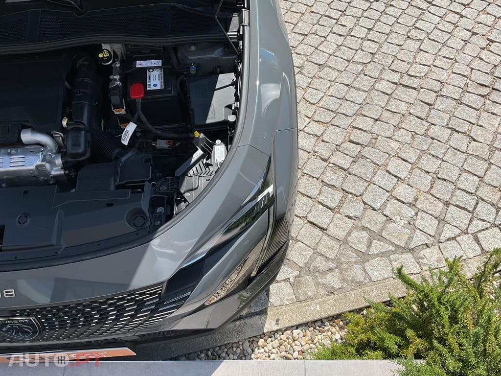 Peugeot 408 1.2 PureTech Allure EAT8