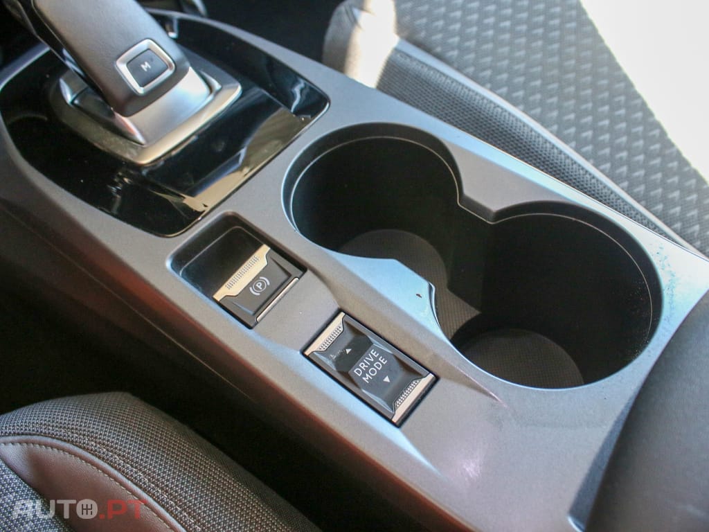 Peugeot 2008 1.2 PureTech Allure EAT8