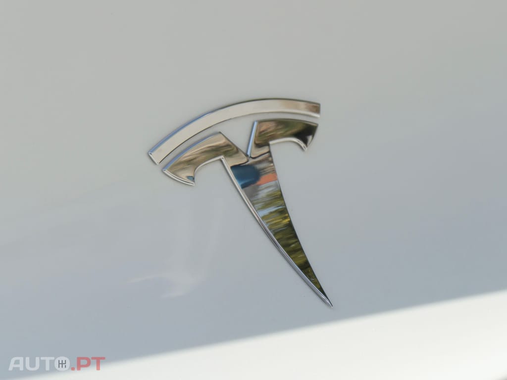Tesla Model Y Long Range Dual Motor AWD