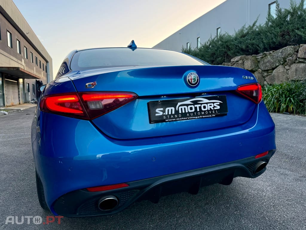 Alfa Romeo Giulia 2.0 Turbo 16V AT8-Q4 Veloce