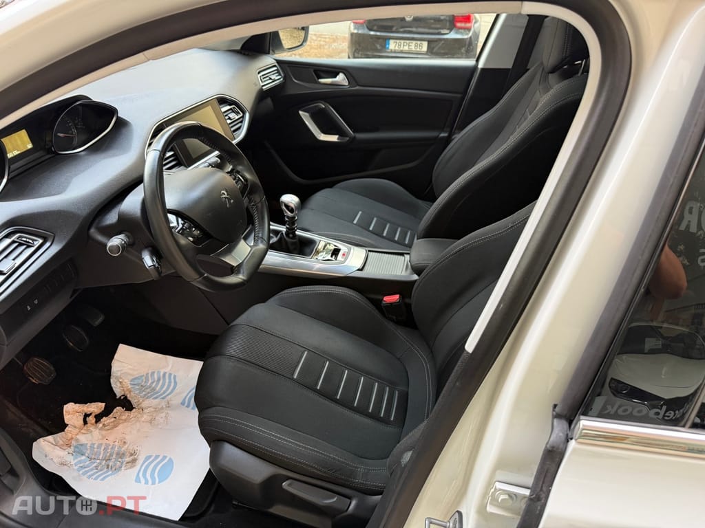 Peugeot 308 1.6 e-HDi Allure J18