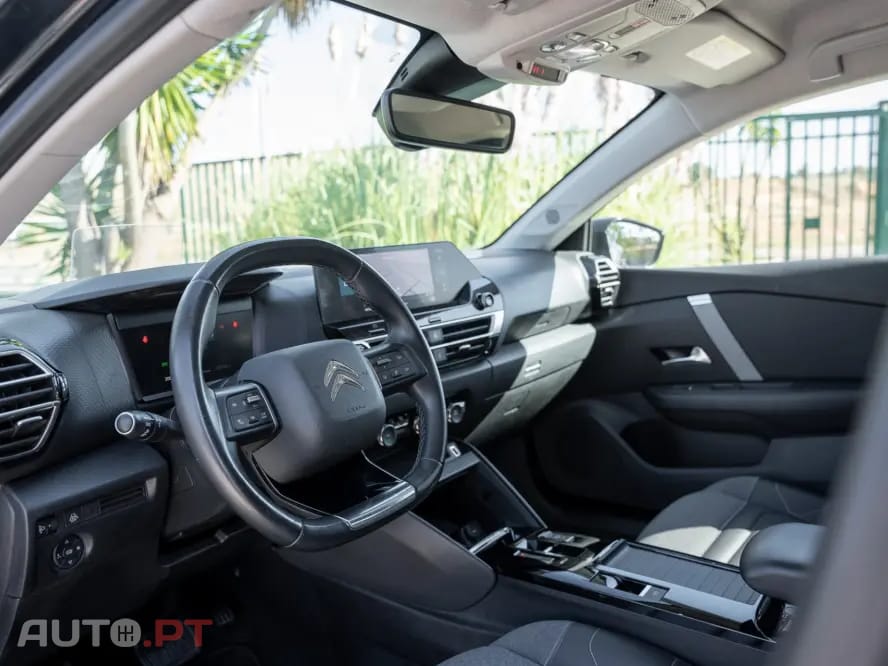 Citroen C4 PureTech 130 Stop&Start EAT8 SHINE