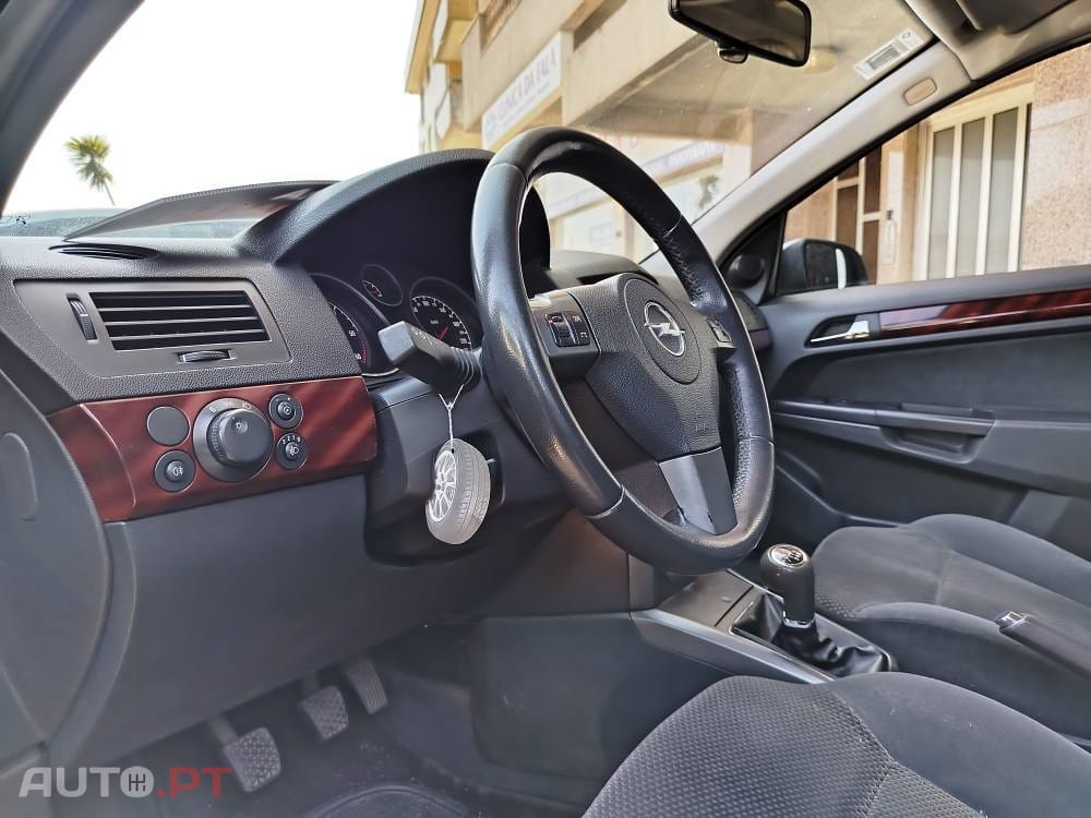 Opel Astra 1.3 CDTi Elegance