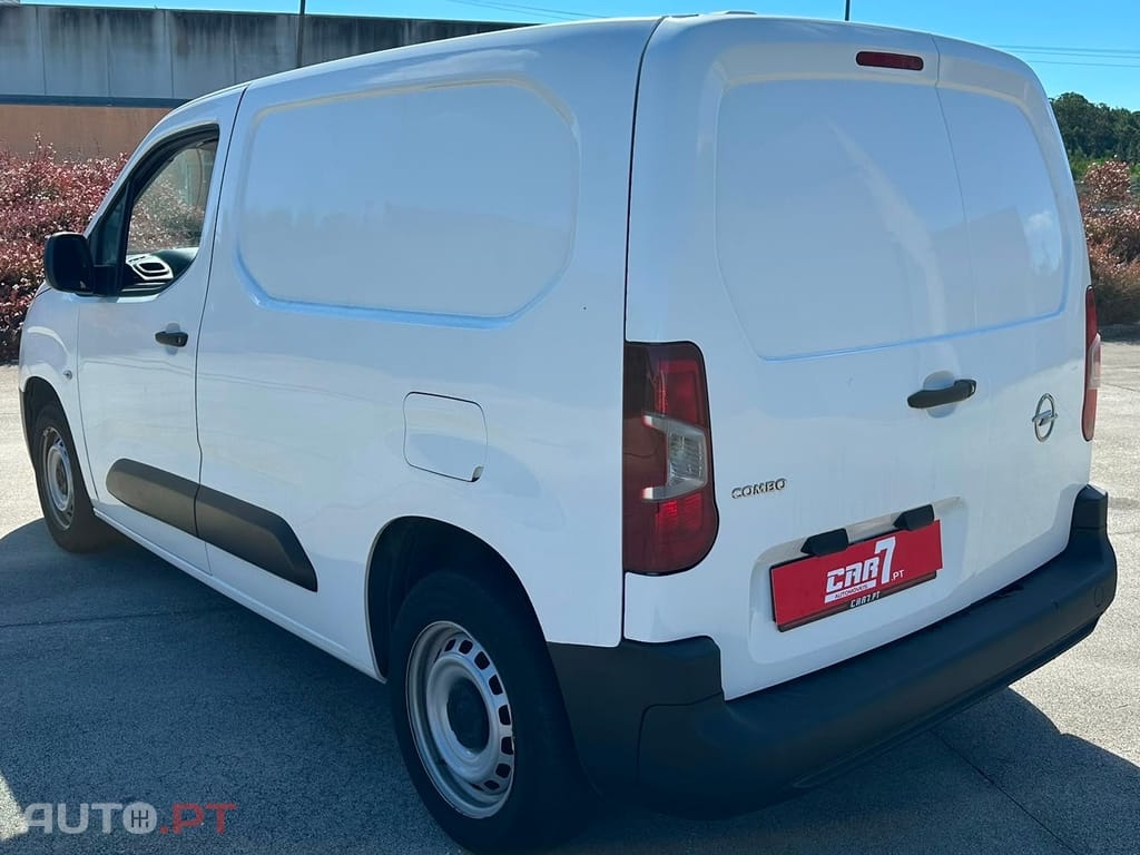 Opel Combo Outro