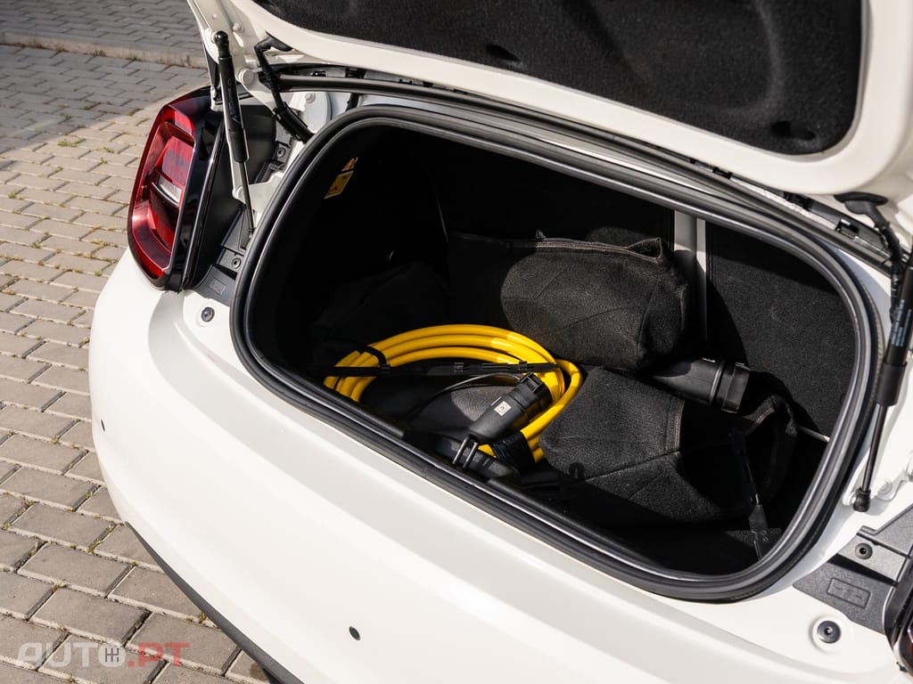 Fiat 500e 42kWh la Prima (by Bocelli)