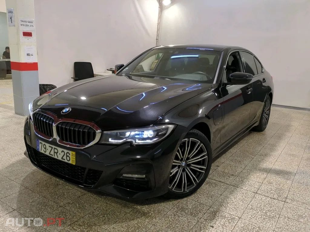 BMW 330 e Touring Pack M Auto