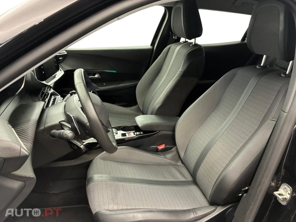 Peugeot 2008 1.2 PureTech Allure EAT8