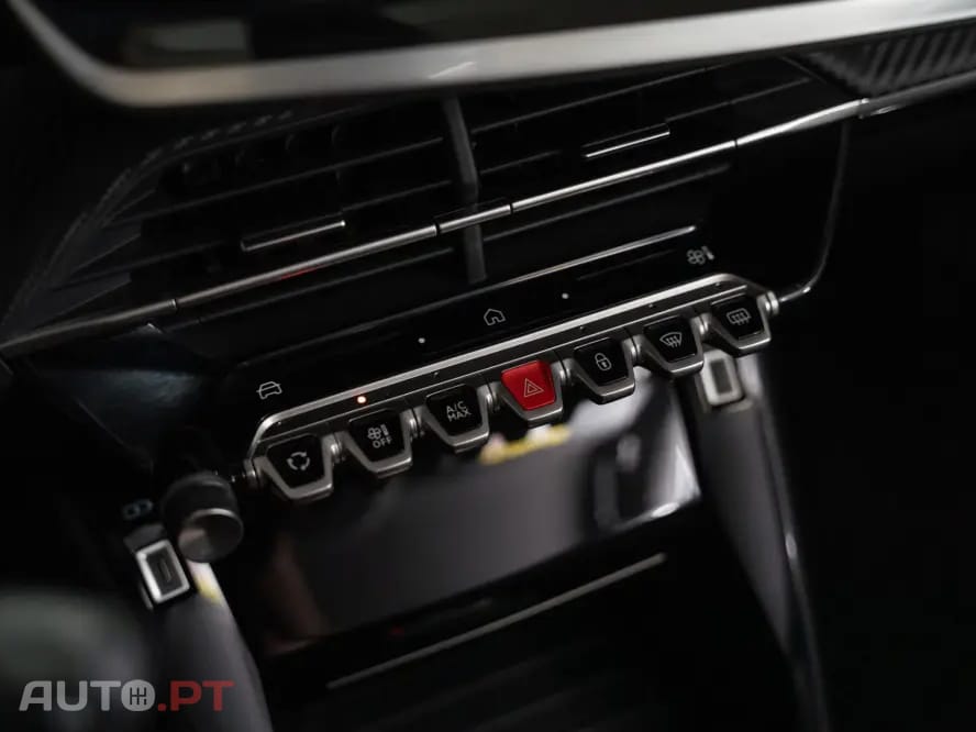 Peugeot 2008 1.2 Hybrid Allure e-DCS6