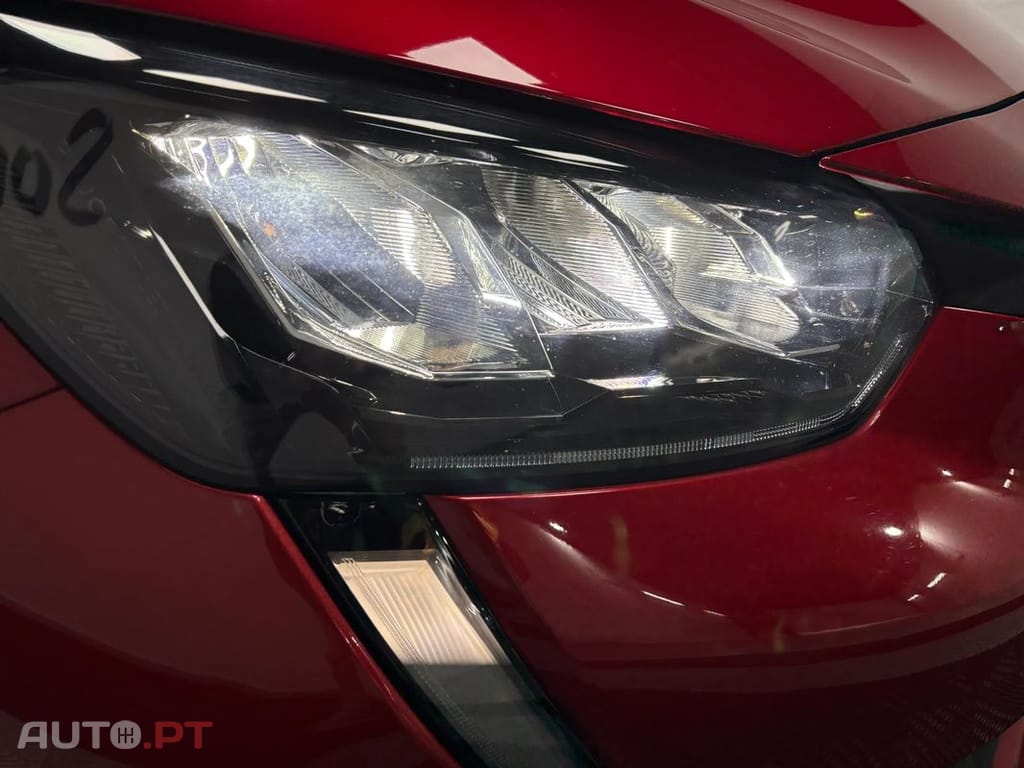 Peugeot 208 1.2 PureTech Allure EAT8