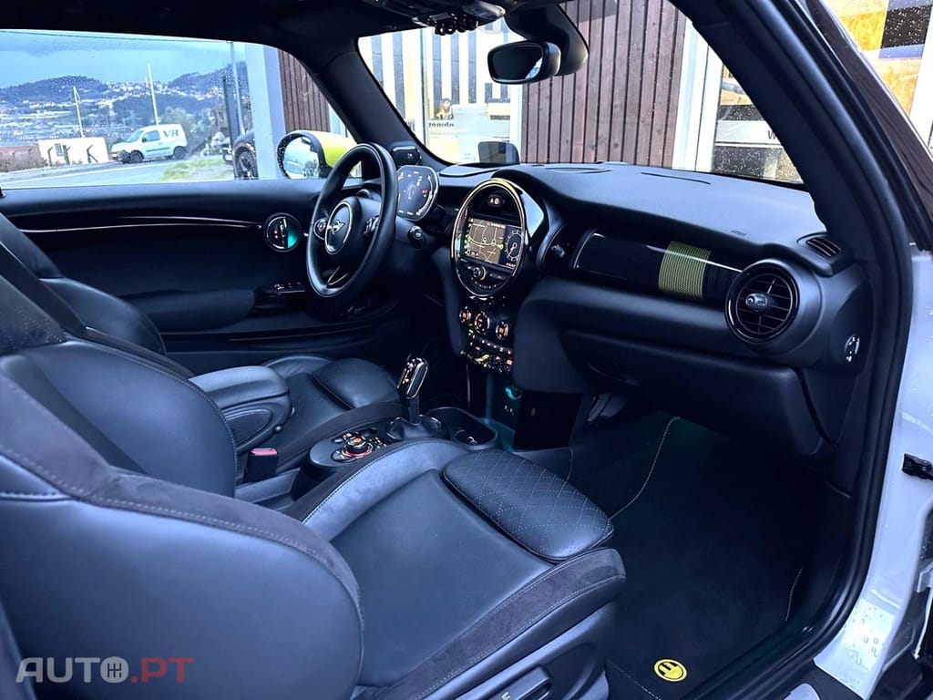 MINI Cooper Cooper SE