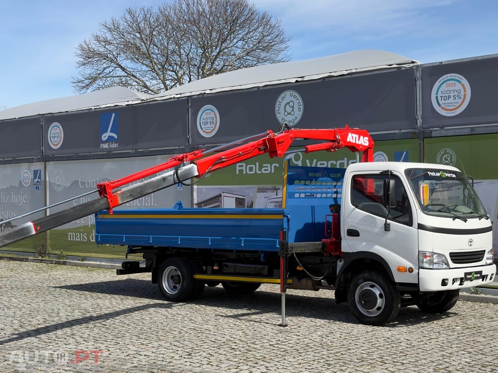 Toyota Dyna 7.5 T  GRUA + BASCULA