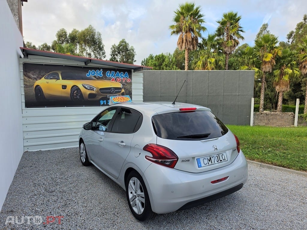 Peugeot 208 82 VTI Style