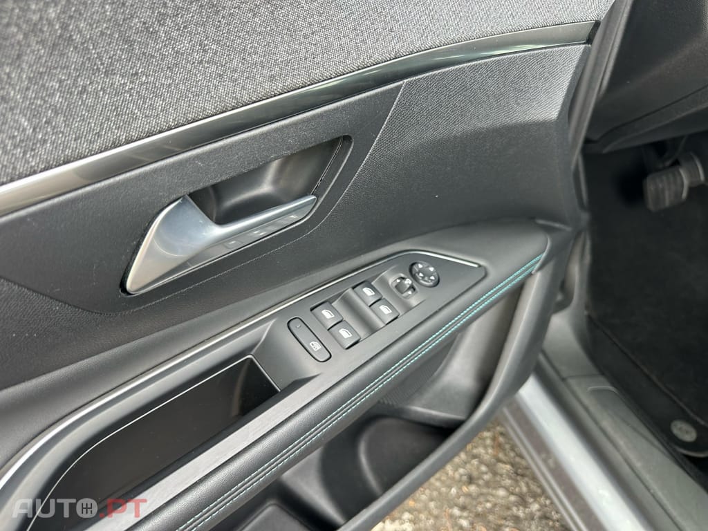 Peugeot 3008 1.6 Hybrid4 GT Pack e-EAT8