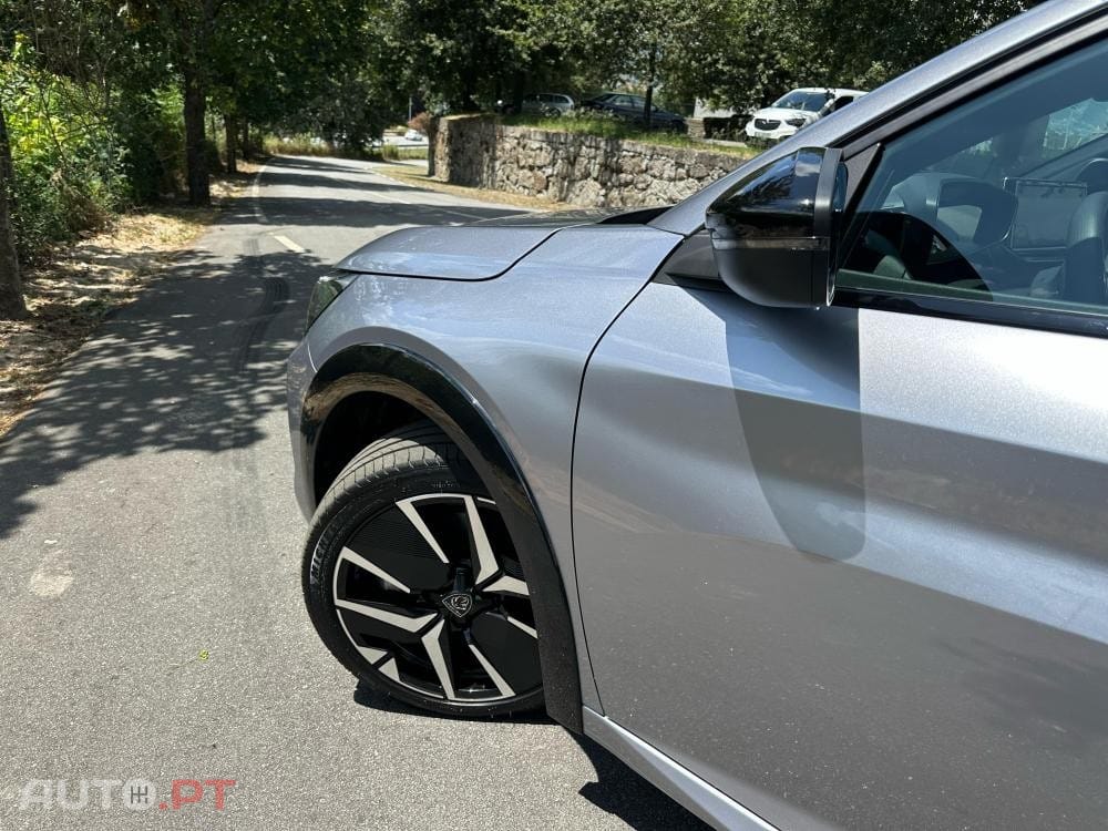 Peugeot E-208 50 kWh GT Pack