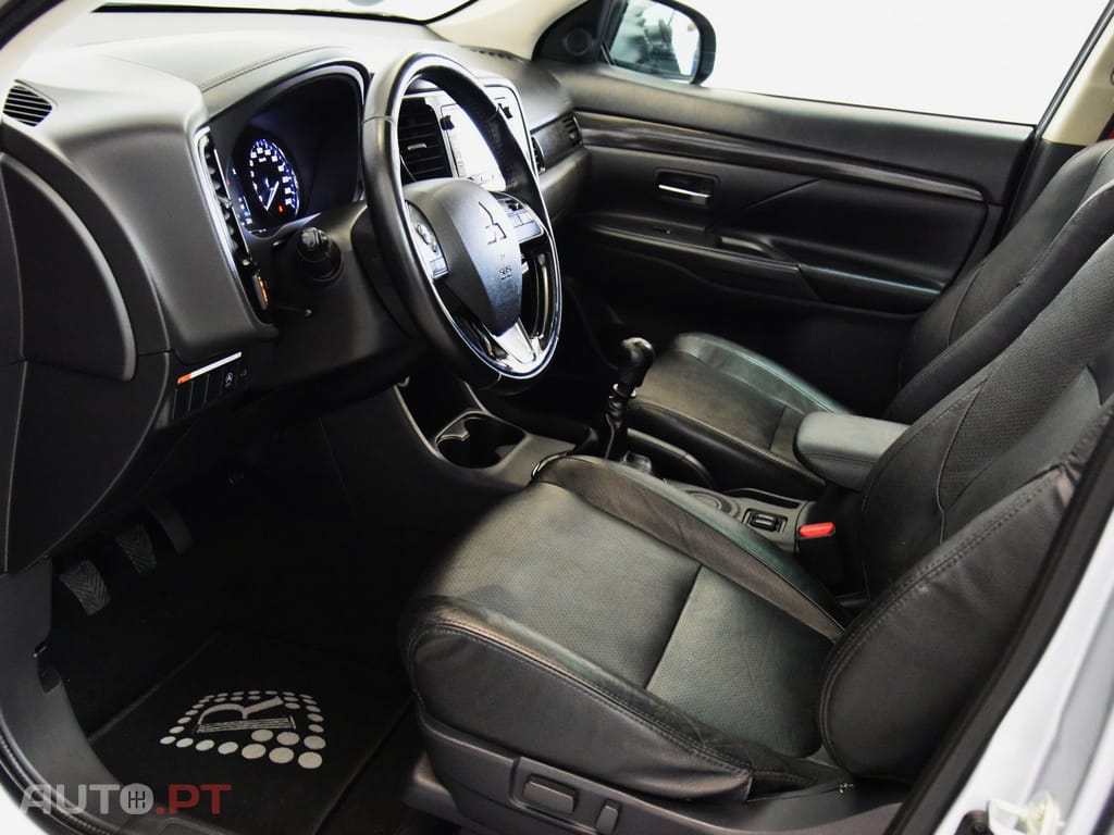 Mitsubishi Outlander 2.2 DI-D Intense+