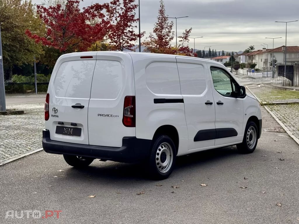 Toyota Proace City  L2 1.5D - 3 Lugares