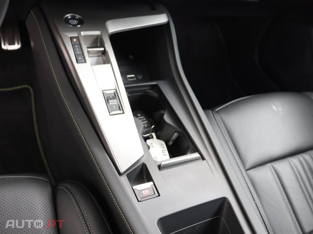 Peugeot 408 I.V.A DEDUTIVEL PHEV 180 e-EAT8 GT