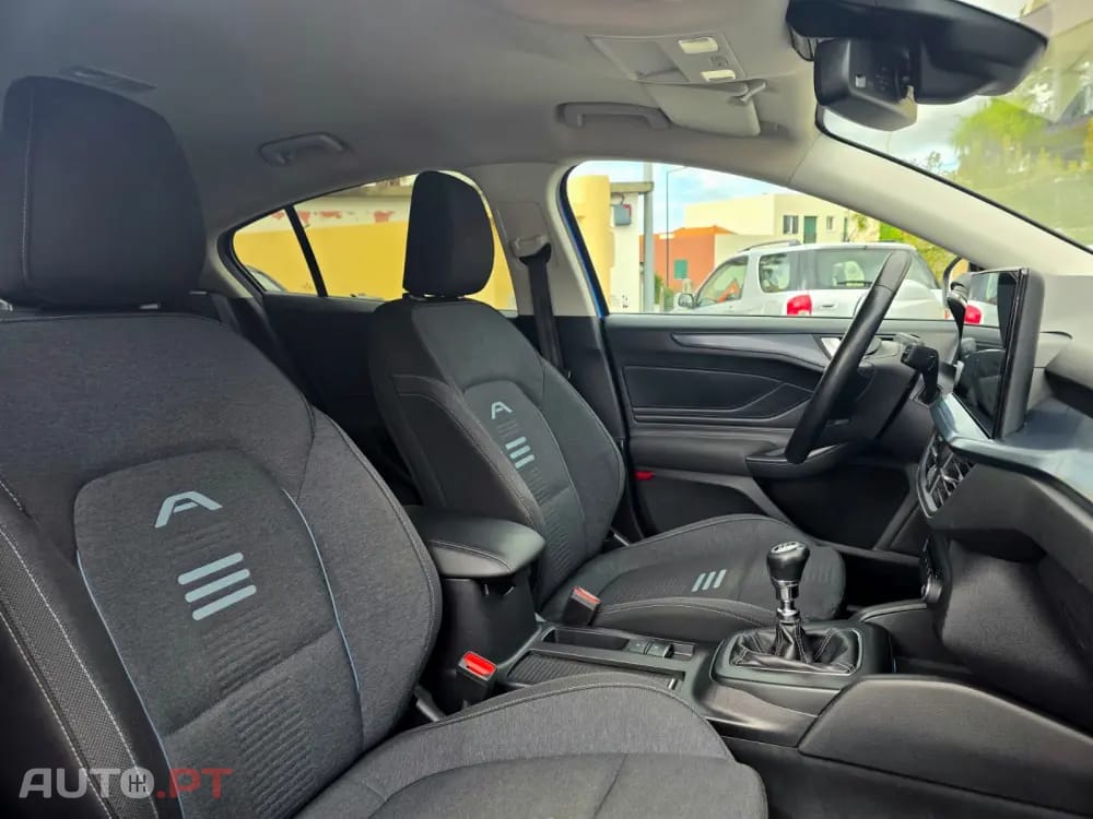 Ford Focus 1.0 EcoBoost MHEV Connected