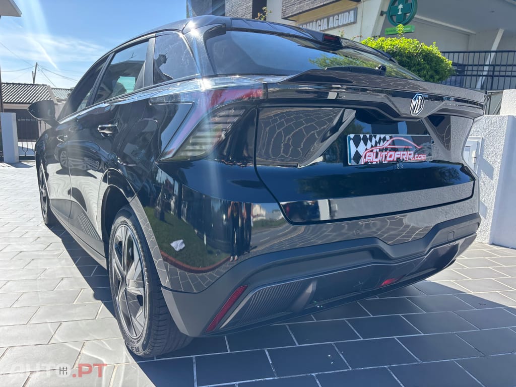 MG MG4 64 kWh Luxury