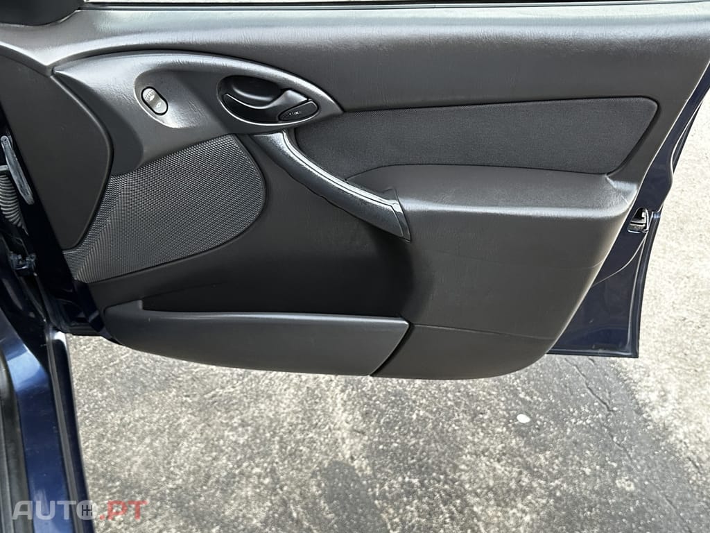 Ford Focus 1.8 TDdi Ghia