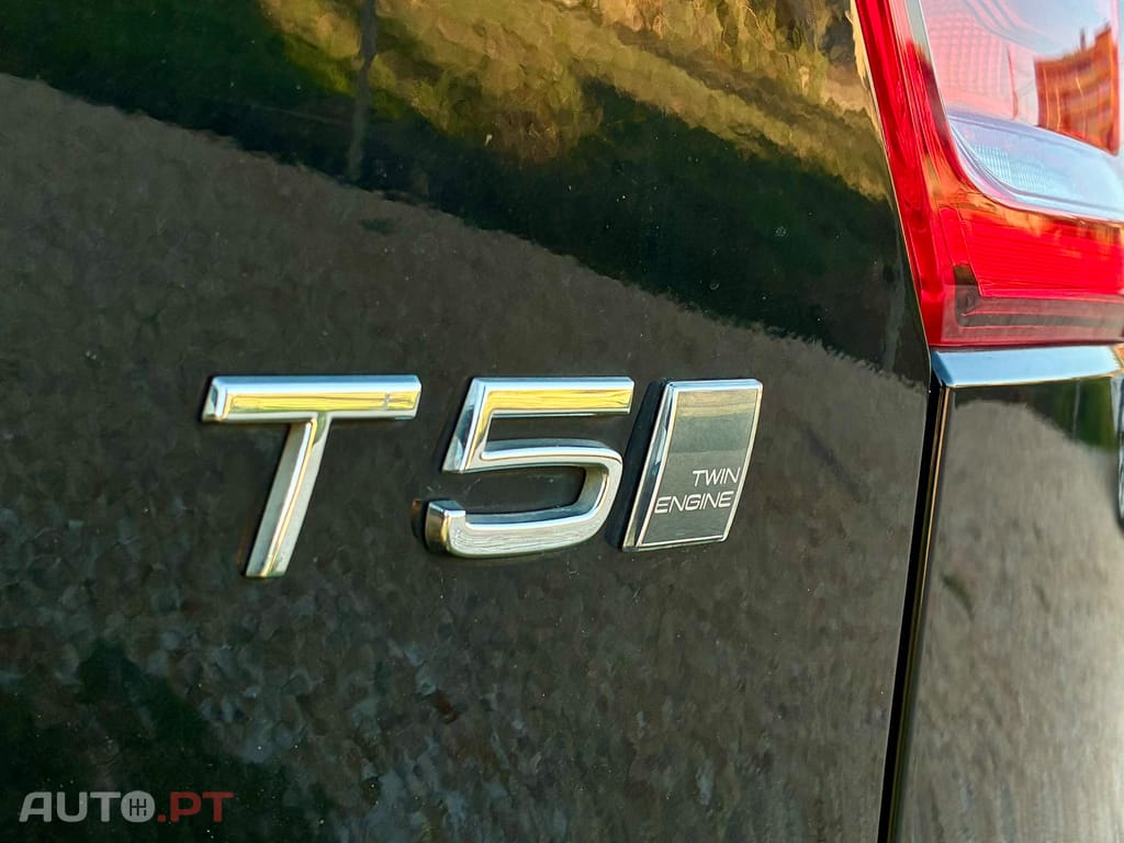 Volvo XC40 T5 Momentum Plus