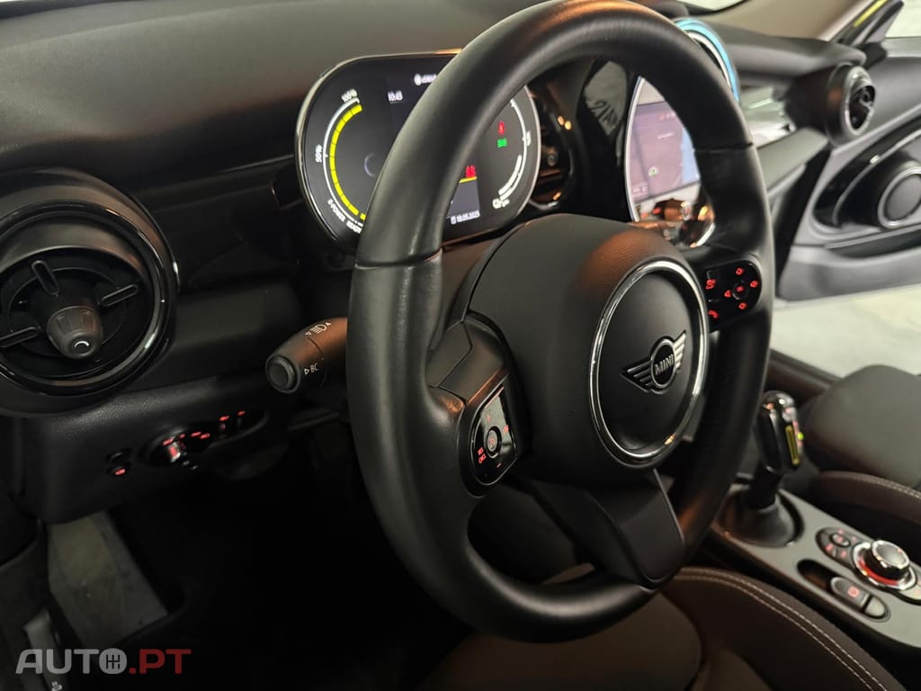 MINI Cooper SE Camden Edition