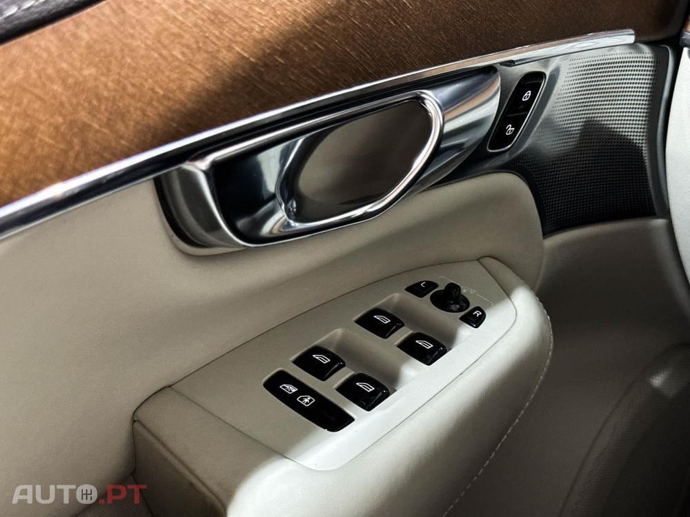 Volvo XC90 T8 AWD Twin Engine Geartronic Inscription