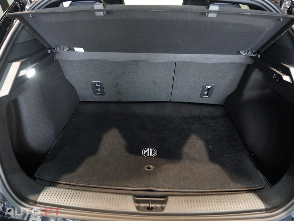 MG MG4 64 kWh Luxury