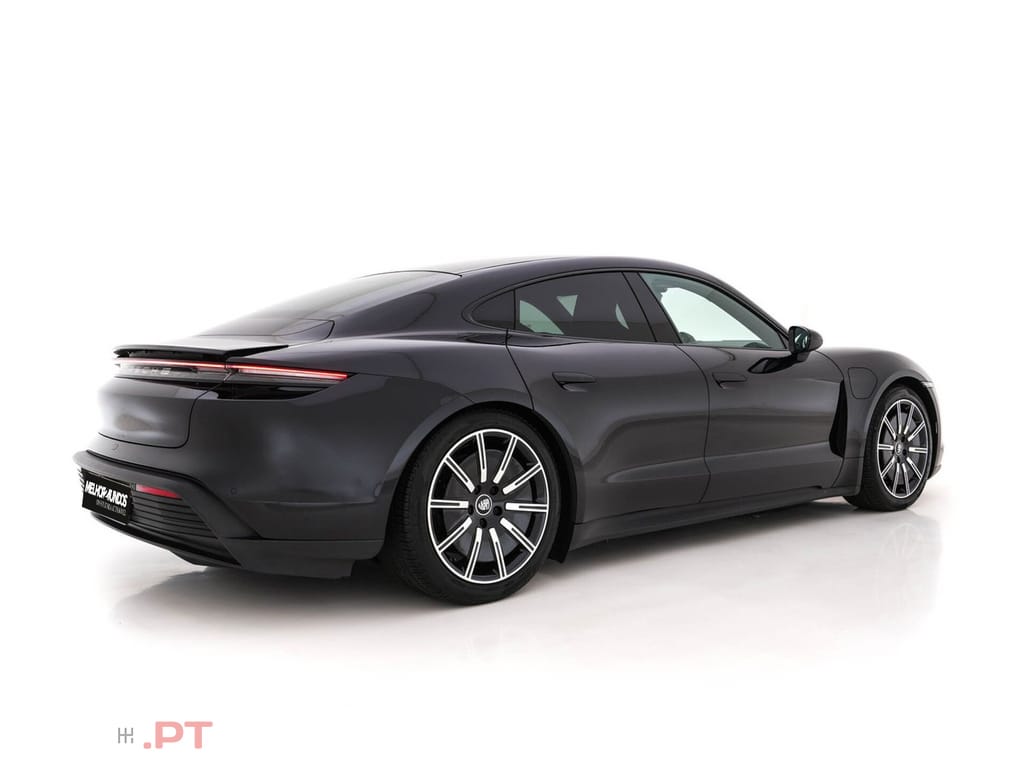 Porsche Taycan Performance