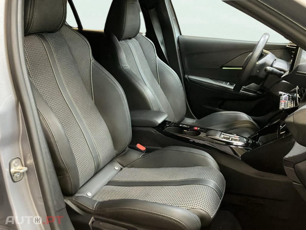 Peugeot E-208 50 KWh GT