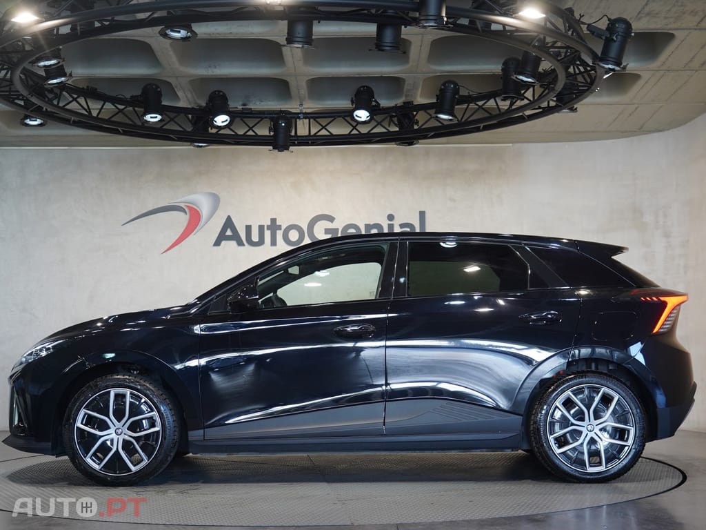 MG MG4 64 kWh Luxury