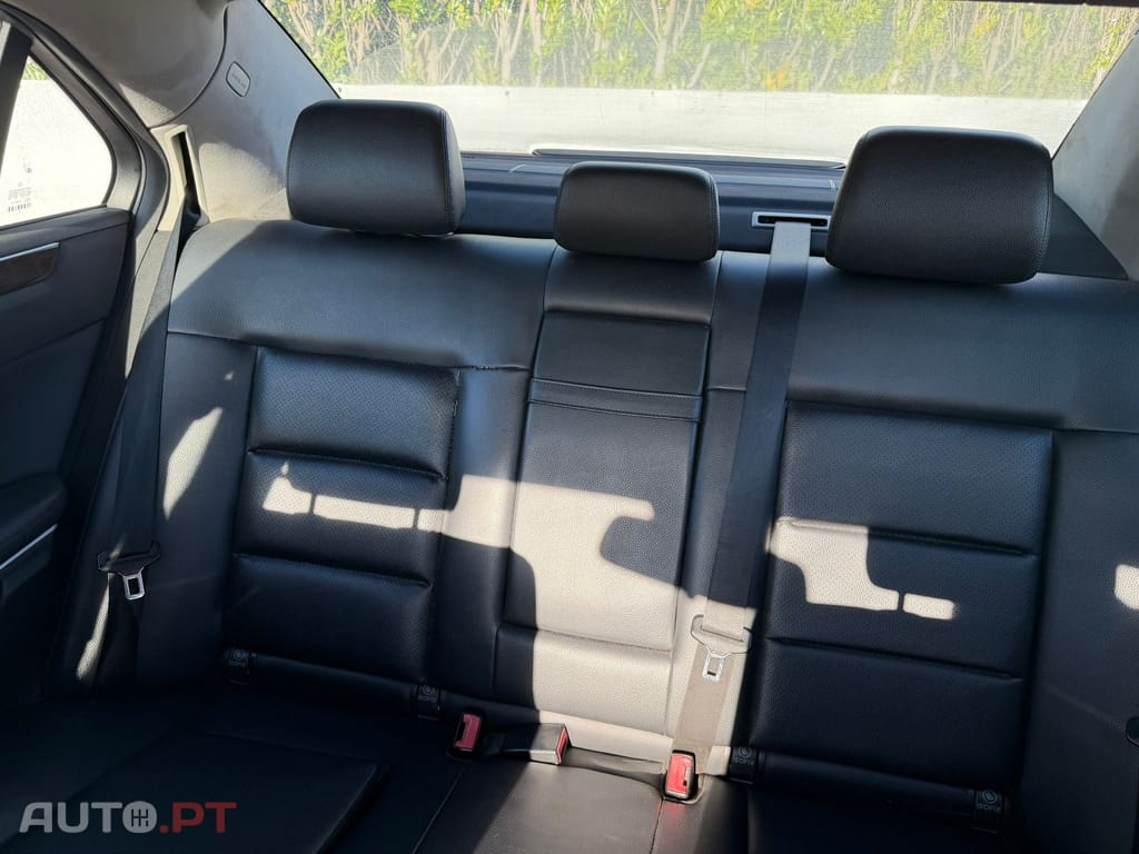 Mercedes-Benz E 220 CDi Avantgarde BlueEf. Auto.