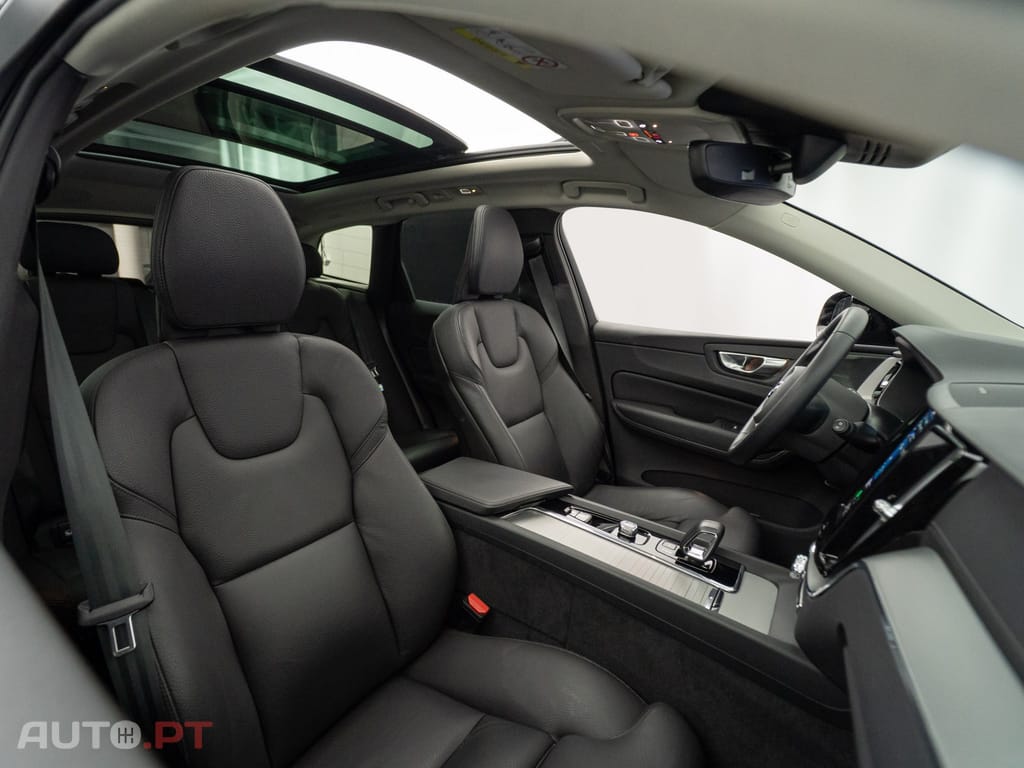 Volvo XC60 2.0 T6 PHEV Ultra Dark AWD