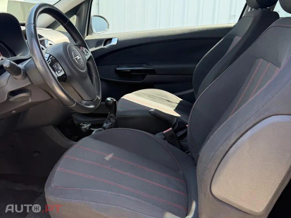 Opel Corsa 1.2 Black Edition