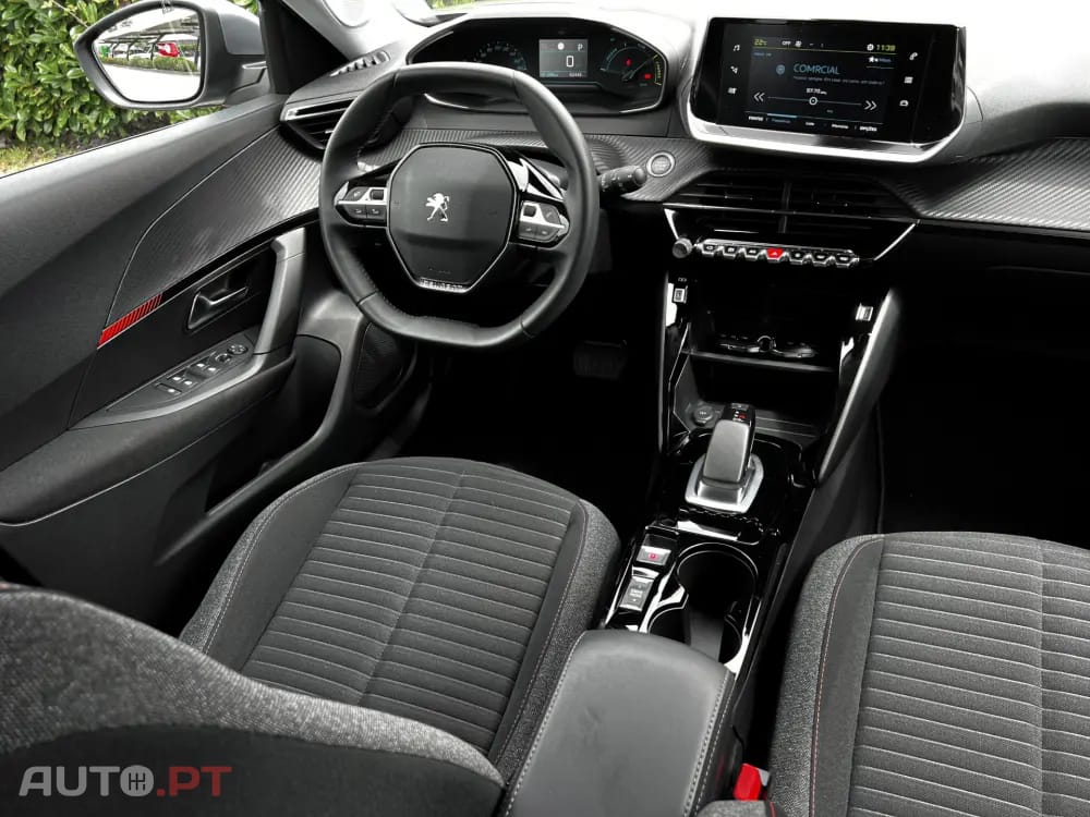 Peugeot E-2008 50 kWh Active Pack